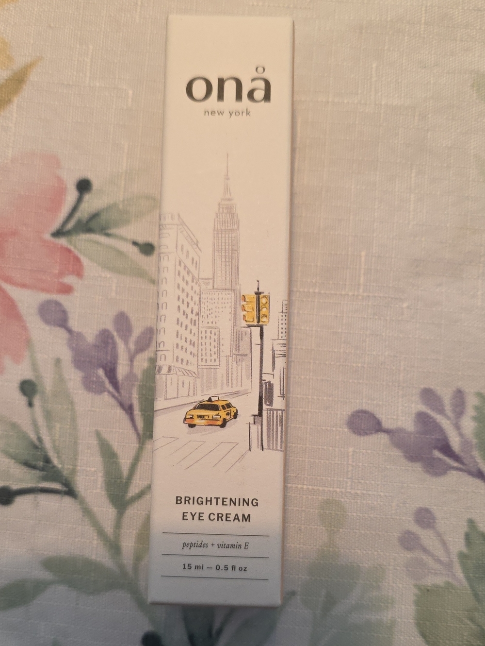 Ona New York White Eye Cream with Yellow Accents